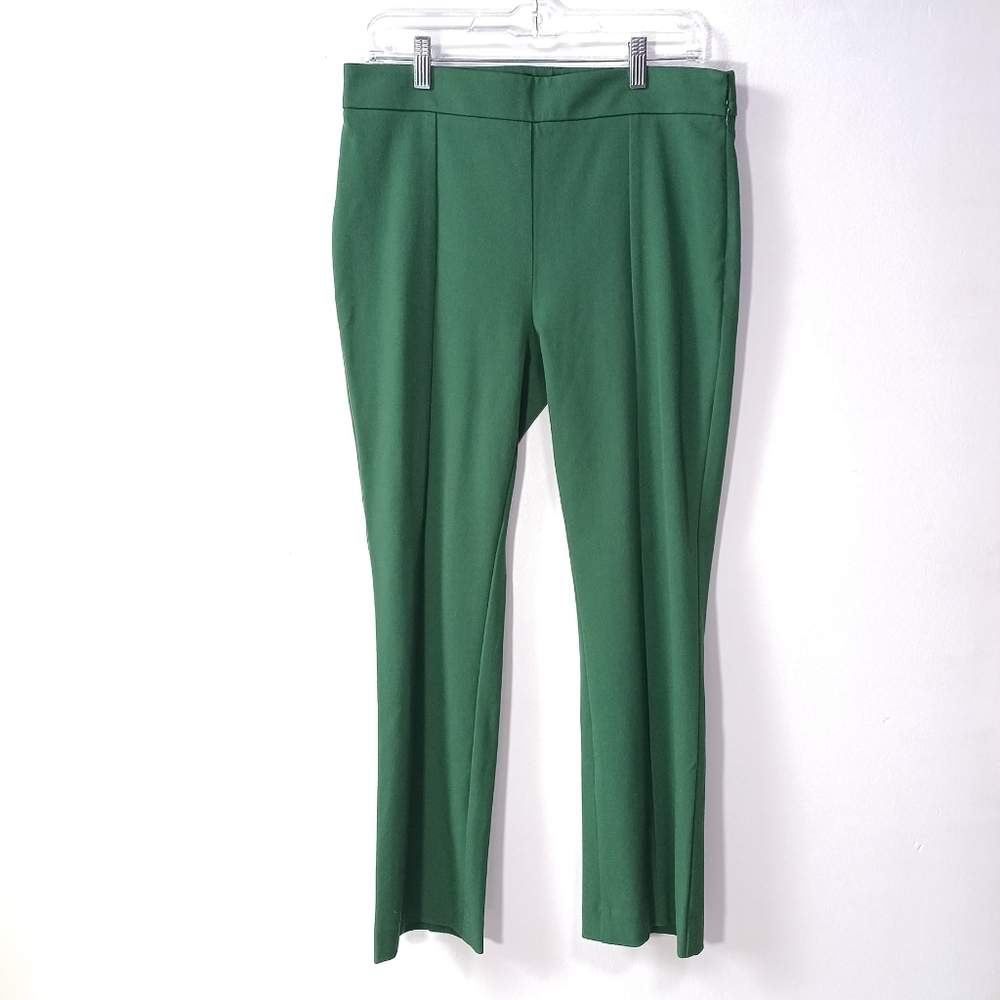 Ann Taylor the kick crop pant in green size 8 NWT
